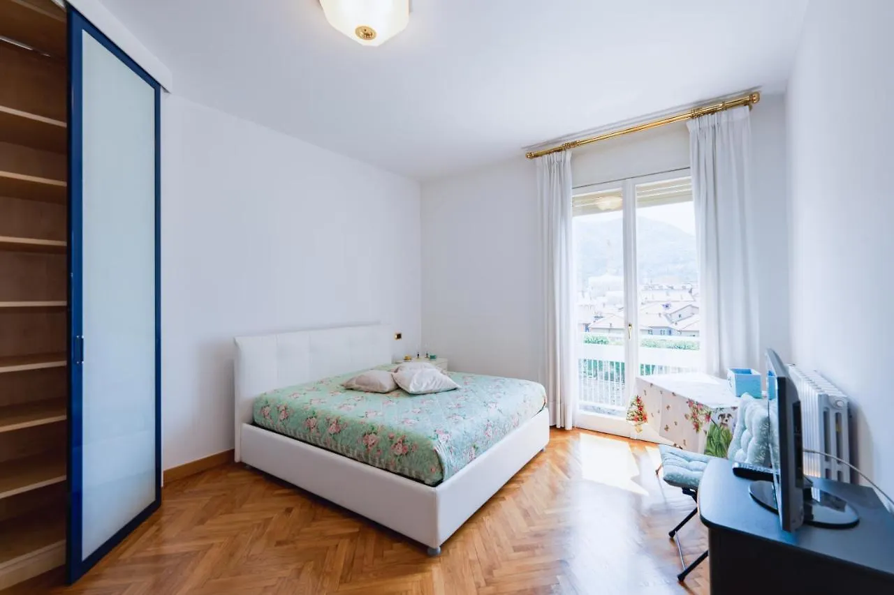 Como City View Apartment Włochy