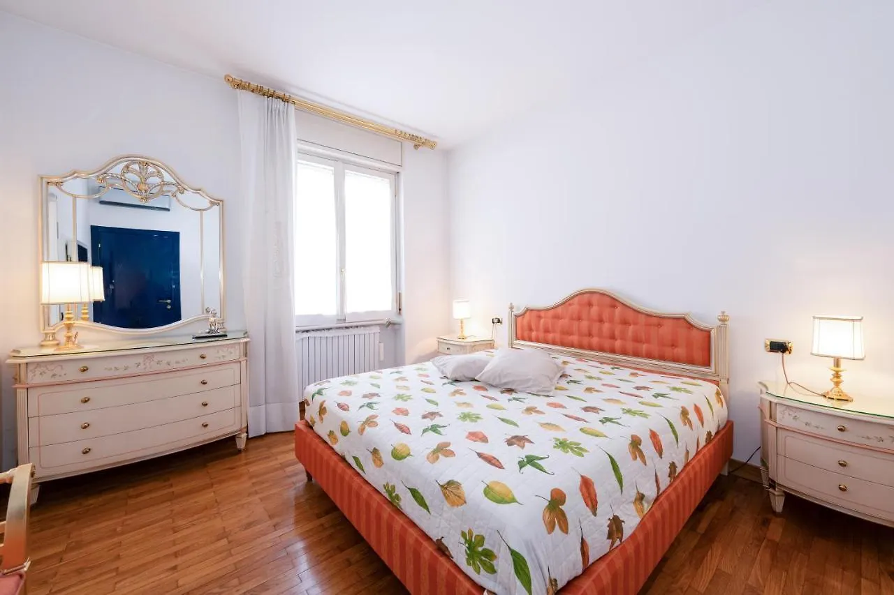Como City View Apartment Italien